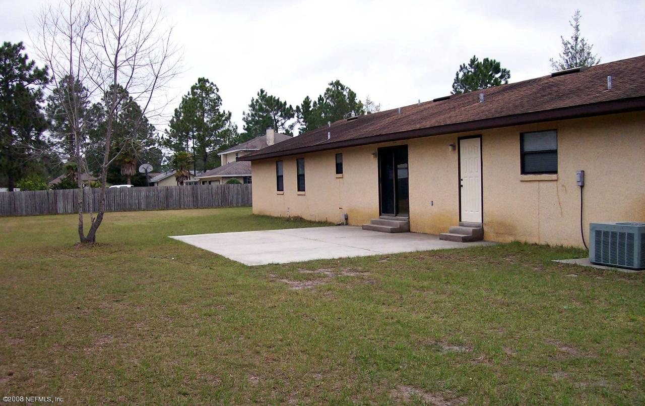 135 Confederate Point Road Palatka, FL 32177 - Photo 2 of 8 Rear
