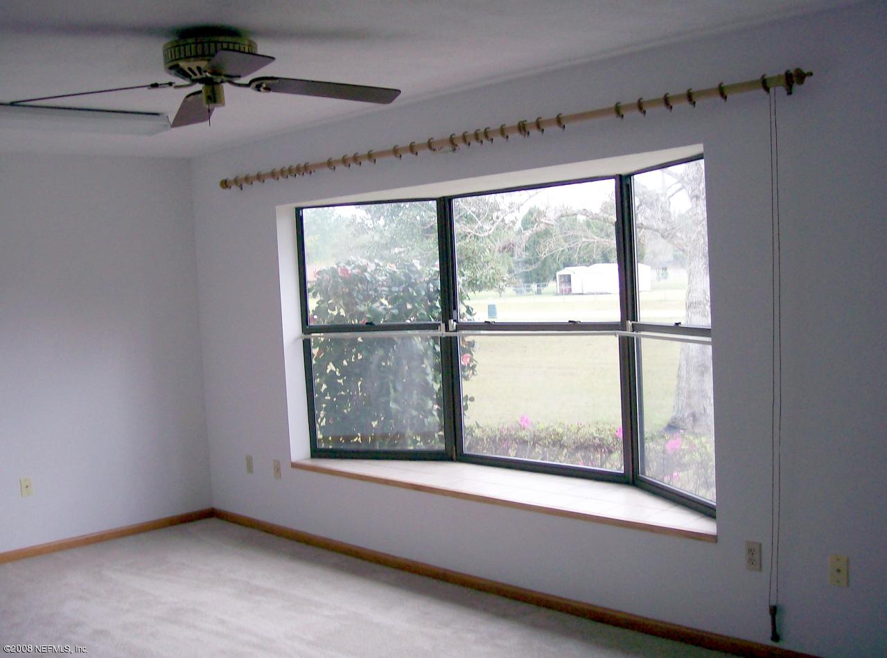 135 Confederate Point Road Palatka, FL 32177 - Photo 6 of 8 Bay Window in Family Room