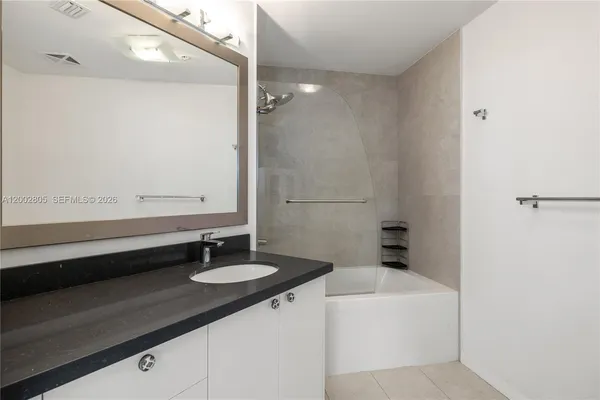 $5,250 | 60 Southwest 13th Street, Unit 1124, Miami, FL 33130