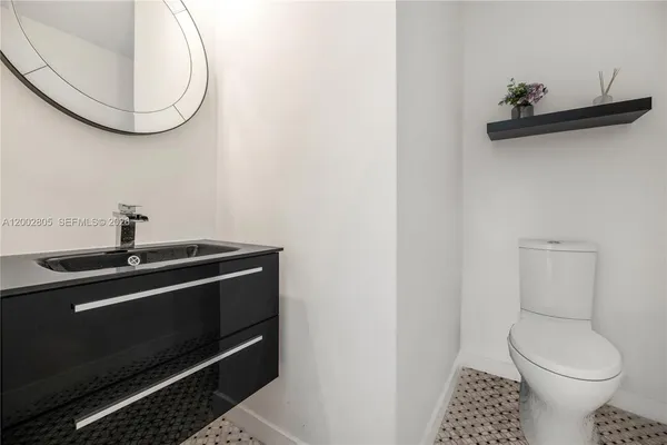 $5,250 | 60 Southwest 13th Street, Unit 1124, Miami, FL 33130