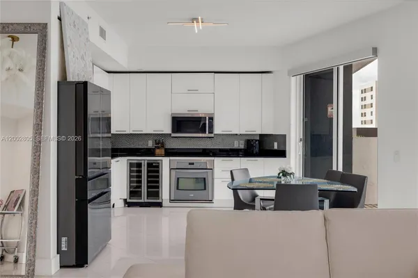 $5,250 | 60 Southwest 13th Street, Unit 1124, Miami, FL 33130