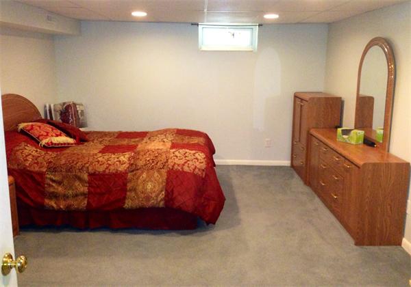 26 Tioga Street Springfield, MA 01128 - Photo 12 of 17