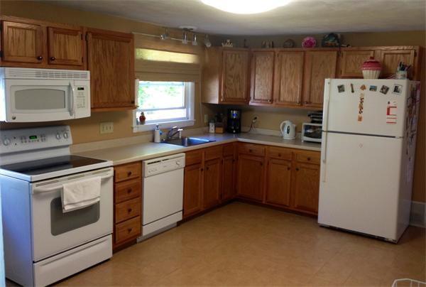 26 Tioga Street Springfield, MA 01128 - Photo 6 of 17