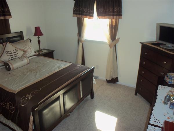 26 Tioga Street Springfield, MA 01128 - Photo 7 of 17