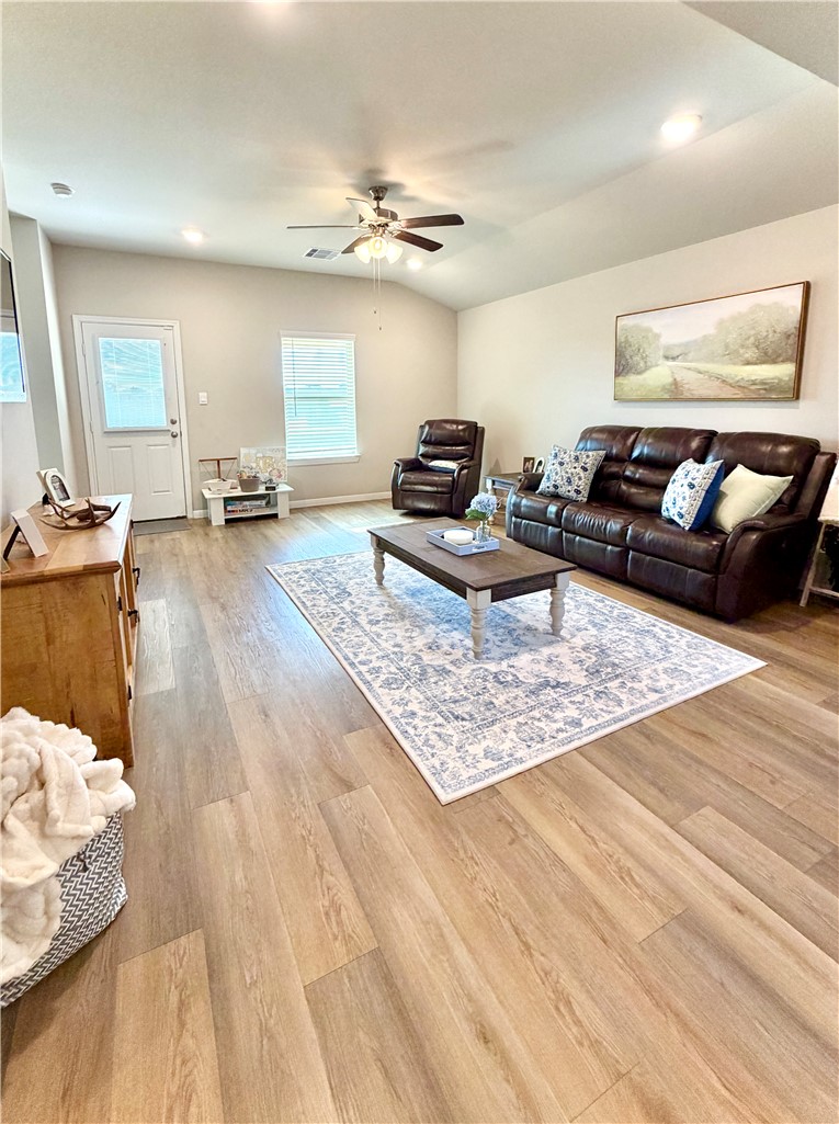 5334 Samuel Run Bryan, TX 77807 - Photo 4 of 14