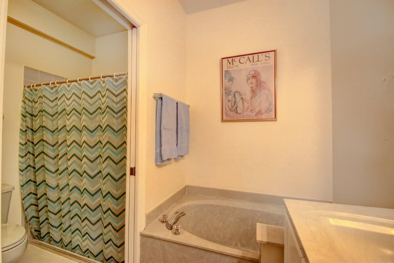 741 St Albans Drive Boca Raton, FL 33486 - Photo 16 of 31 16. Separate tub and shower