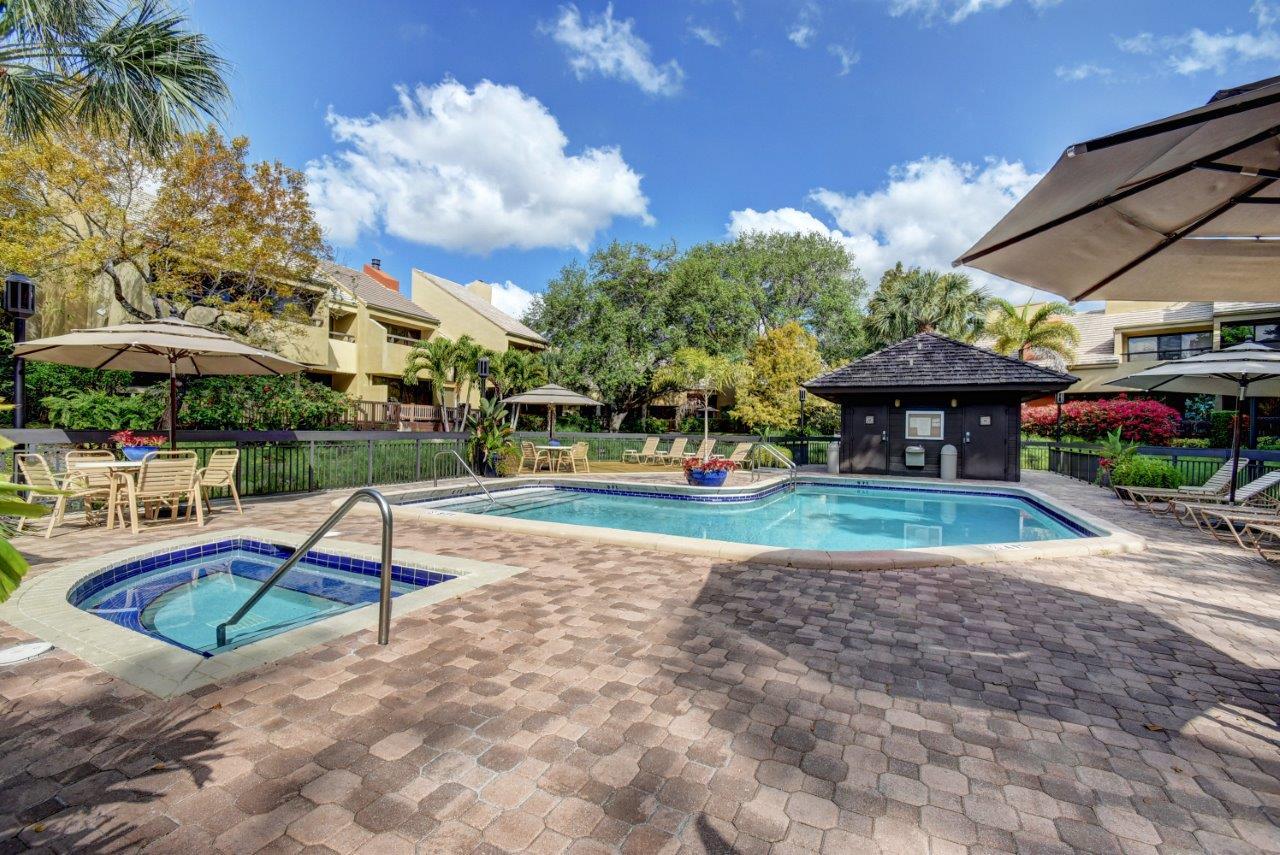 741 St Albans Drive Boca Raton, FL 33486 - Photo 28 of 31 28. Enjoy the Pool