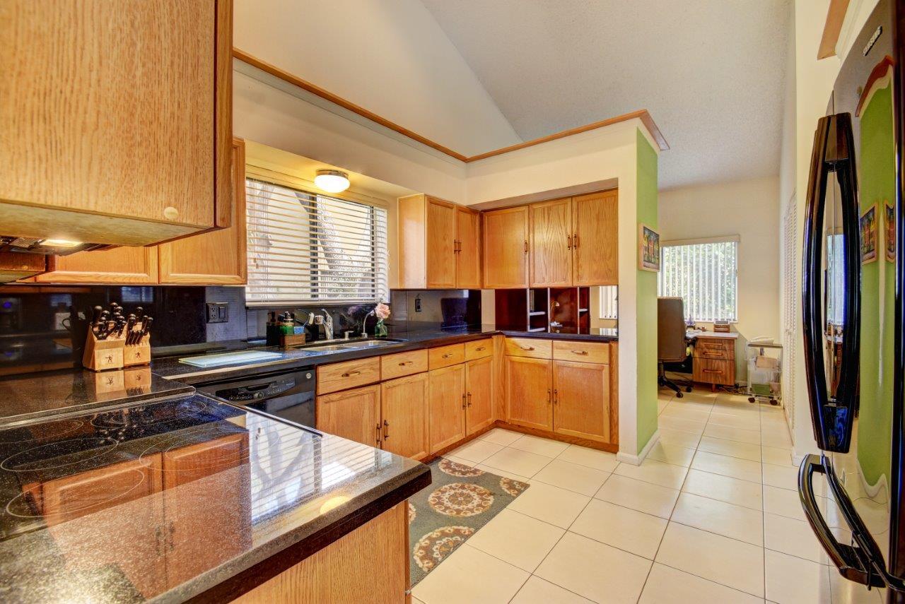 741 St Albans Drive Boca Raton, FL 33486 - Photo 9 of 31 9. Granite Countertops