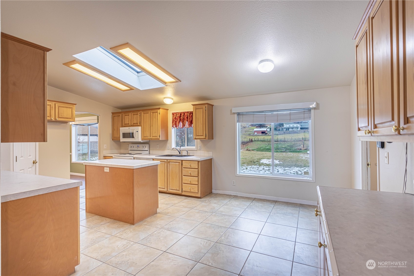 1752 Lower Monitor Road Wenatchee, WA 98801 - Photo 11 of 33 Gallery Image 11