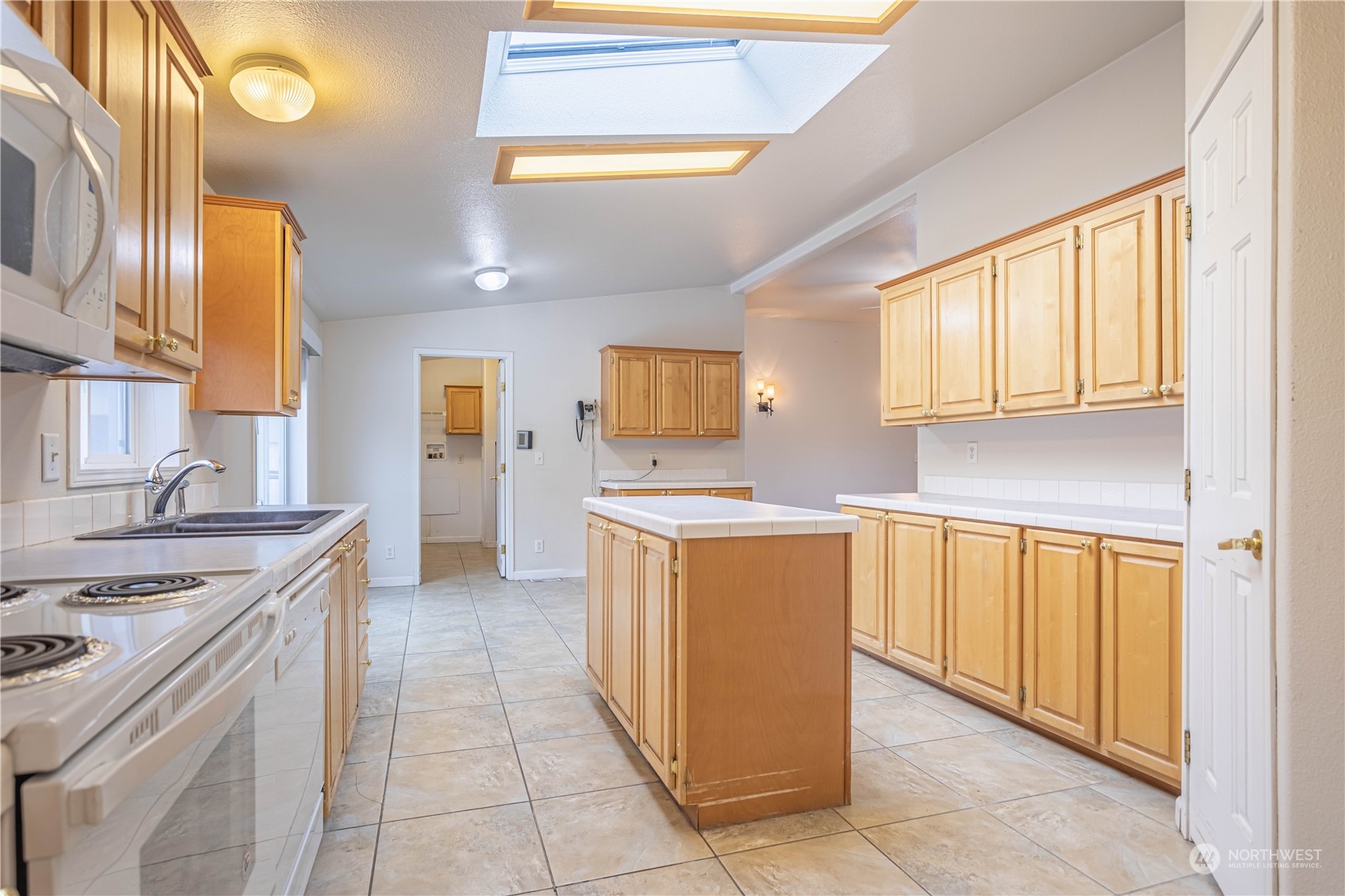 1752 Lower Monitor Road Wenatchee, WA 98801 - Photo 10 of 33 Gallery Image 10