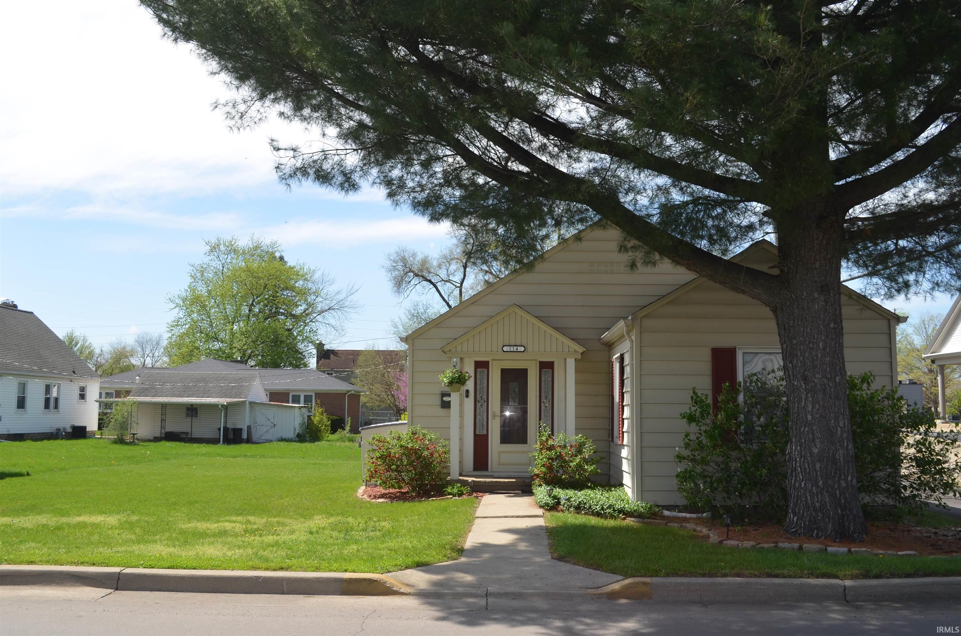 114 South Harrison Street Warsaw, IN 46580 - Photo 2 of 17