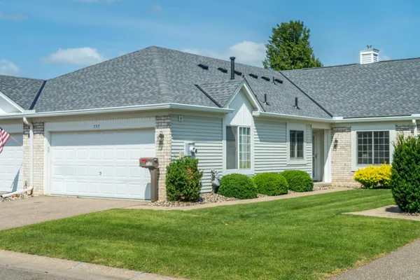 $368,000 | 737 Markgrafs Lake Draw, Woodbury, MN 55129