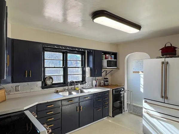 $185,000 | 305 Kneale Avenue North, Thief River Falls, MN 56701