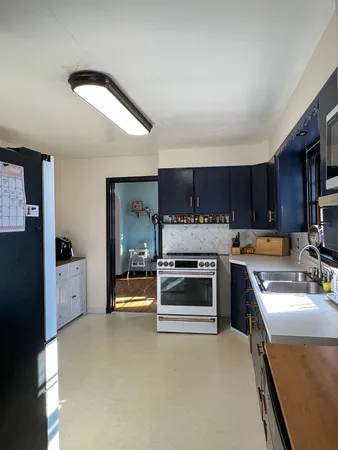 $185,000 | 305 Kneale Avenue North, Thief River Falls, MN 56701