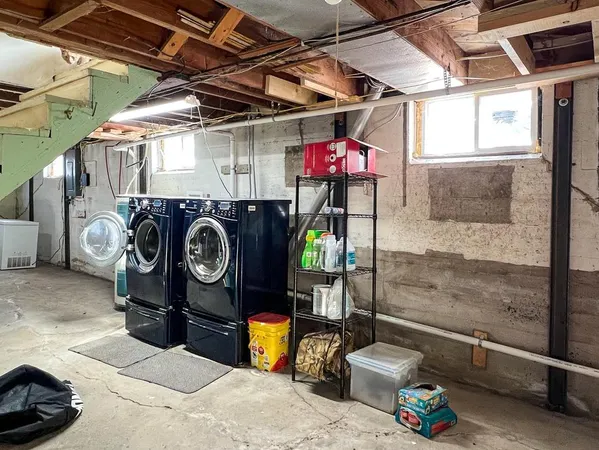 $185,000 | 305 Kneale Avenue North, Thief River Falls, MN 56701