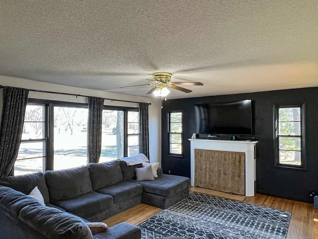 $185,000 | 305 Kneale Avenue North, Thief River Falls, MN 56701