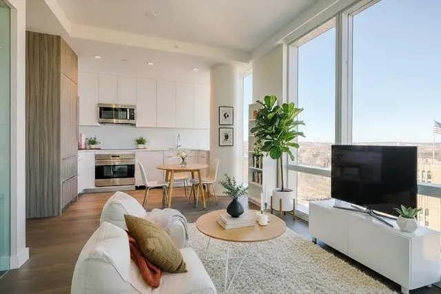 $4,400 | 188 Brookline Avenue, Unit 25G, Boston, MA 02215