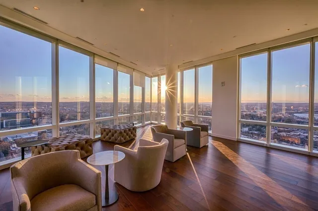 $4,400 | 188 Brookline Avenue, Unit 25G, Boston, MA 02215