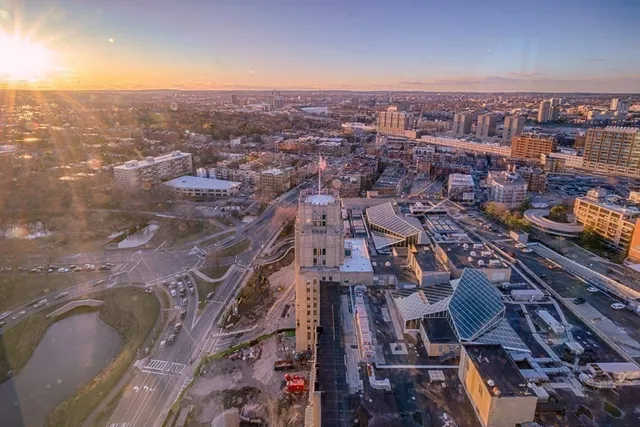 $4,400 | 188 Brookline Avenue, Unit 25G, Boston, MA 02215