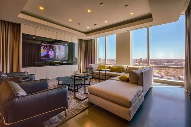 $4,400 | 188 Brookline Avenue, Unit 25G, Boston, MA 02215