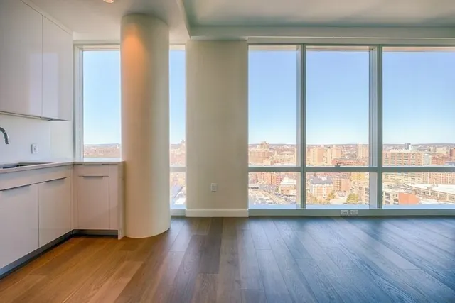 $4,400 | 188 Brookline Avenue, Unit 25G, Boston, MA 02215