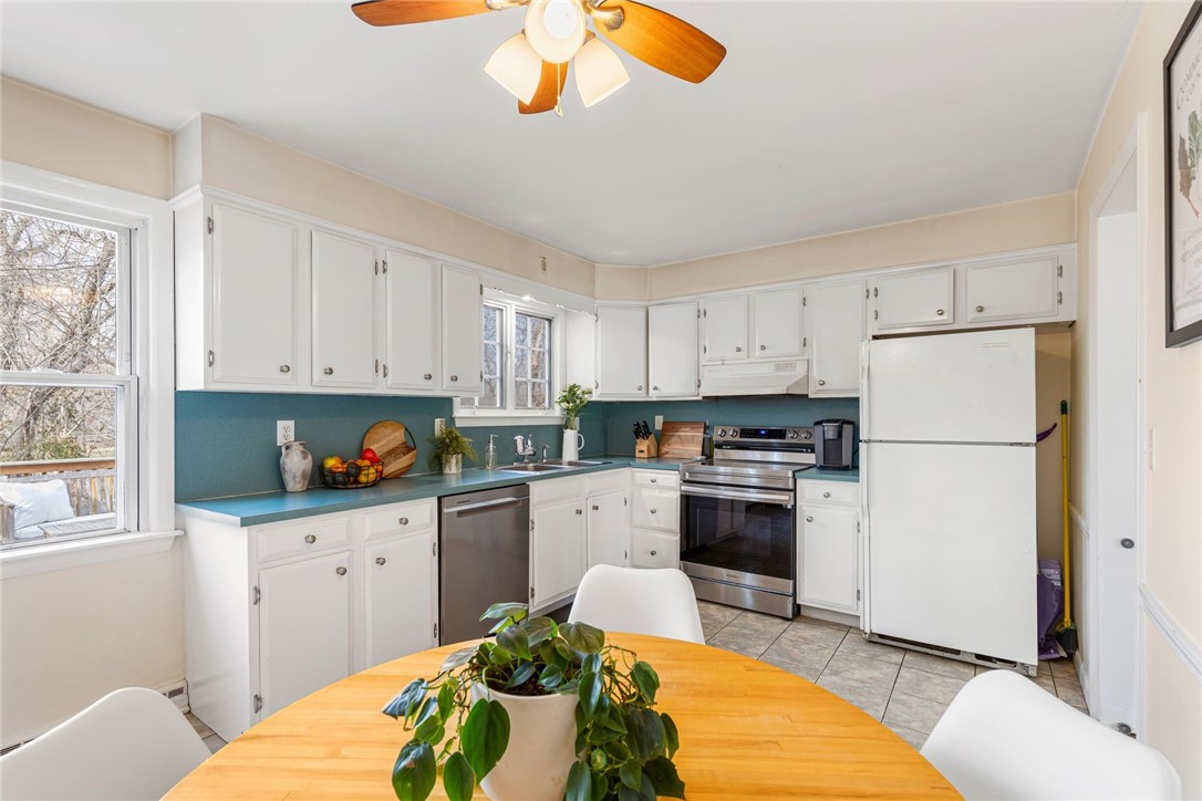 32 Overhill Road Warren, RI 02885 - Photo 20 of 47
