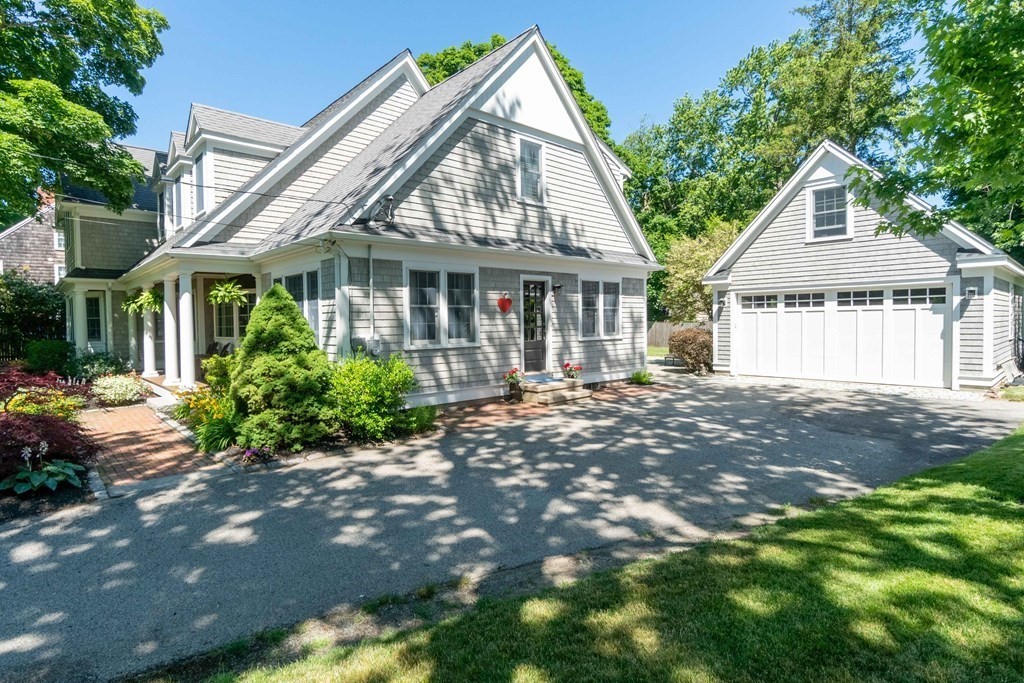 12 Stoddard Road Hingham, MA 02043 - Photo 2 of 21