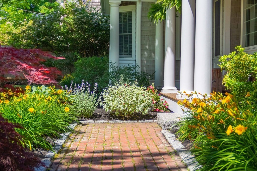 12 Stoddard Road Hingham, MA 02043 - Photo 3 of 21