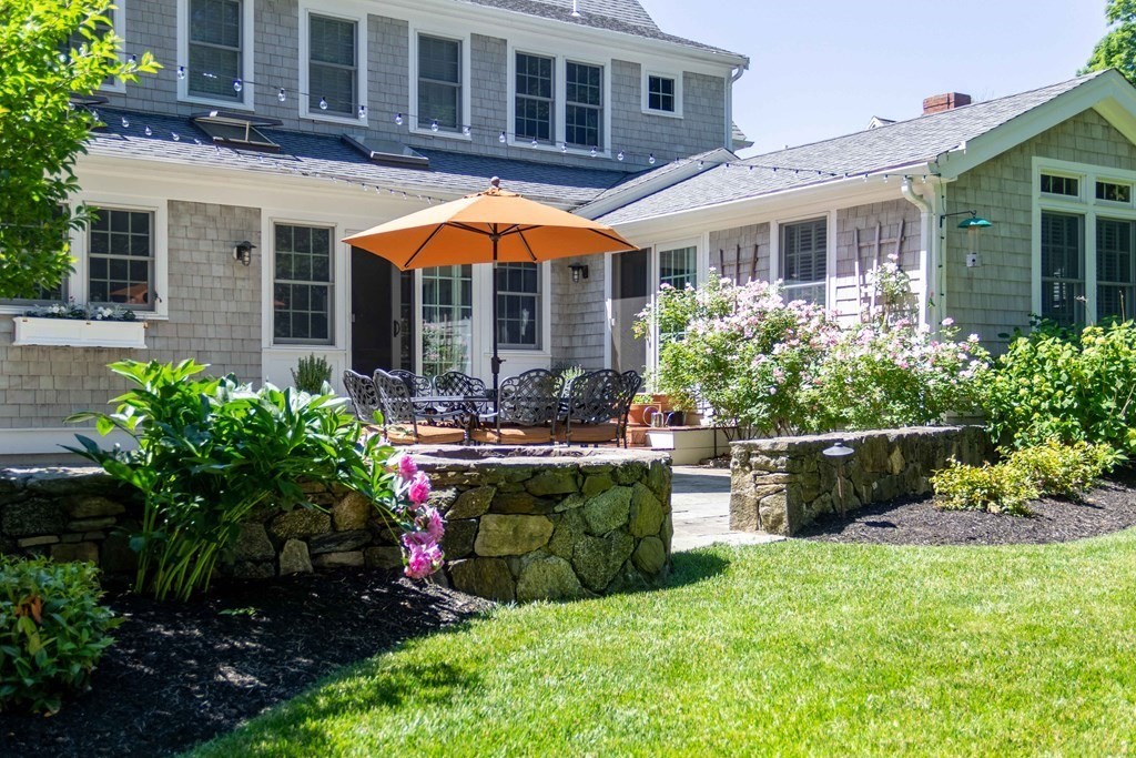 12 Stoddard Road Hingham, MA 02043 - Photo 4 of 21