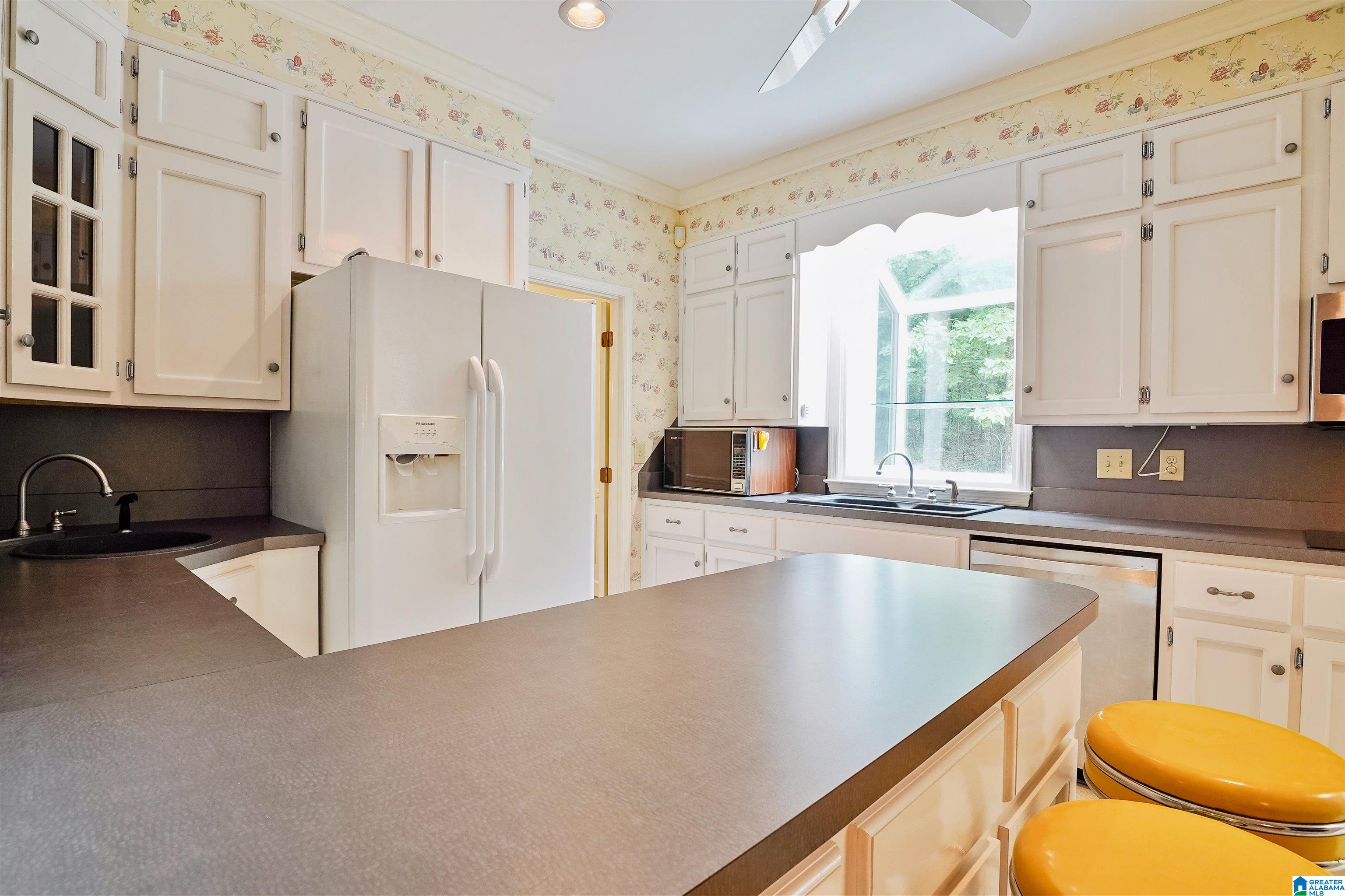 303 Chestnut Lane Alabaster, AL 35007 - Photo 13 of 75