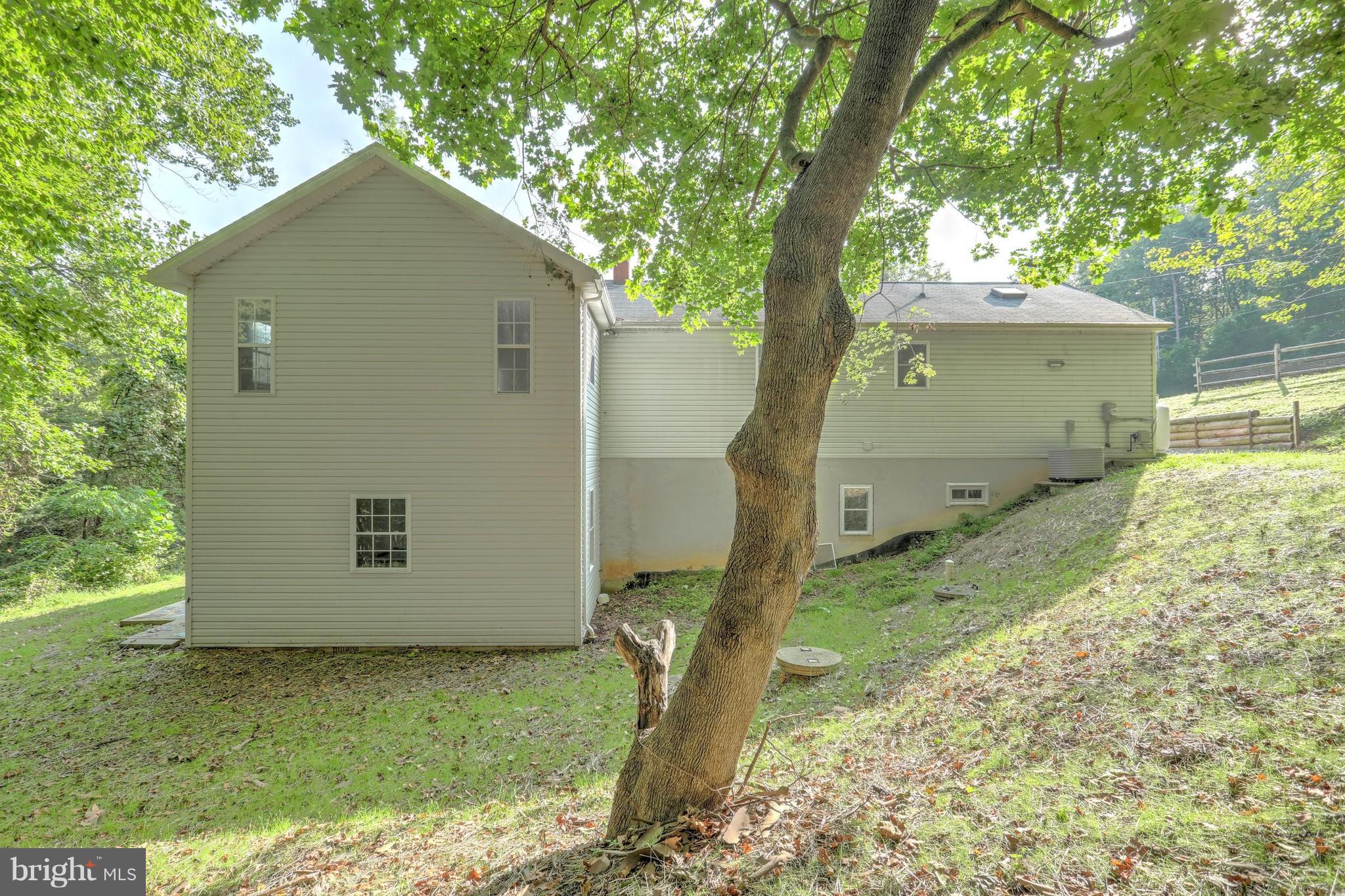 360 Hilltop Road Delta, PA 17314 - Photo 3 of 25 Gallery Image 3