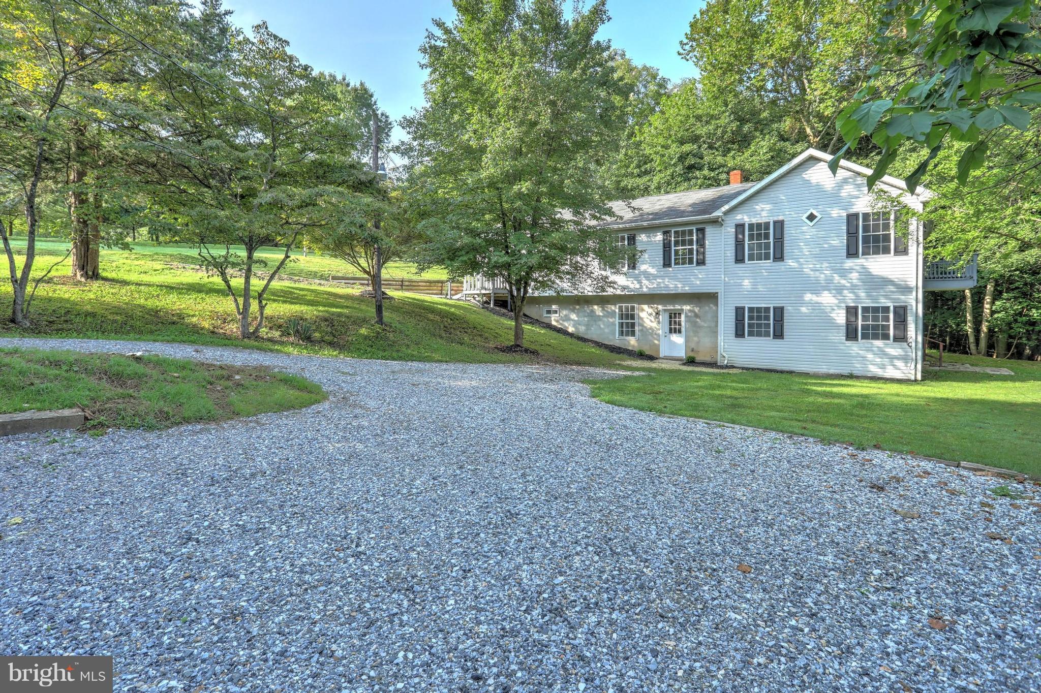 360 Hilltop Road Delta, PA 17314 - Photo 5 of 25 Gallery Image 5