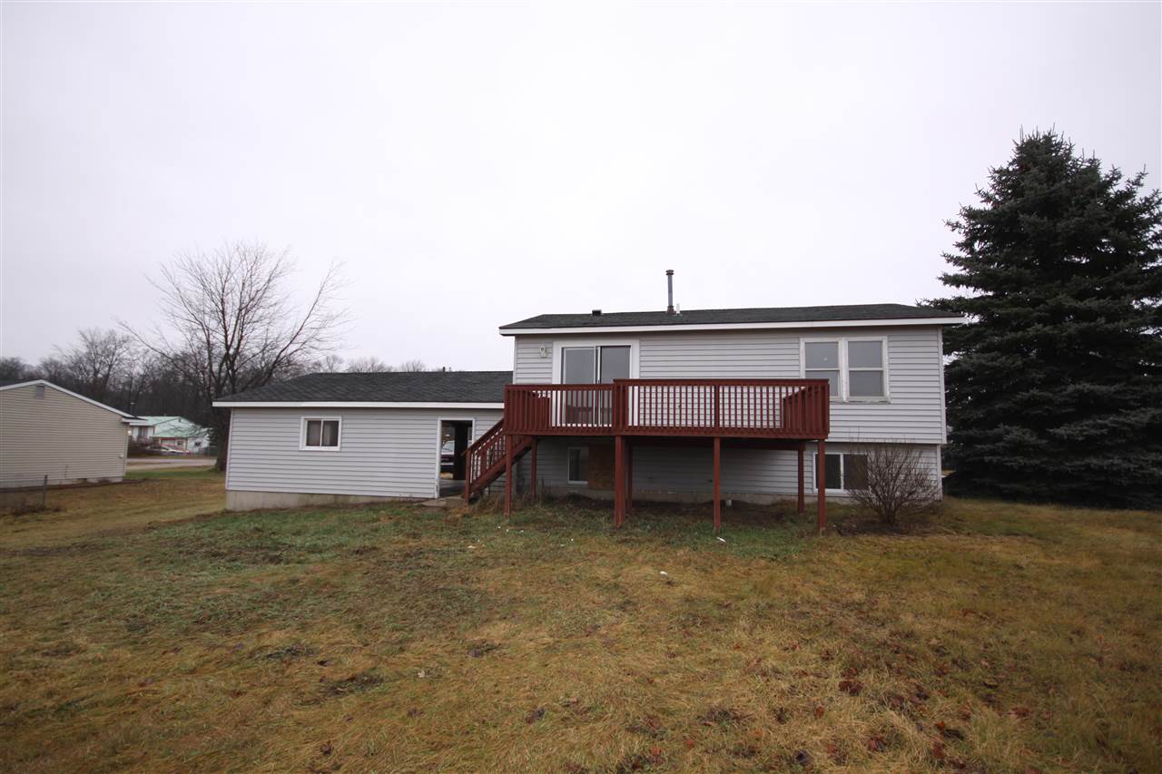 1888 Radcliff Road Traverse City, MI 49685 - Photo 2 of 30 1811458-1.JPG