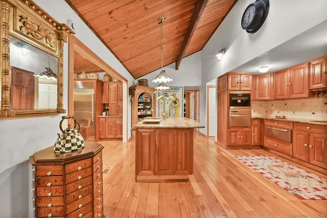 $1,199,000 | 198 Steep Hill Road, Weston, CT 06883