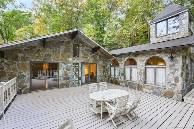 $1,199,000 | 198 Steep Hill Road, Weston, CT 06883