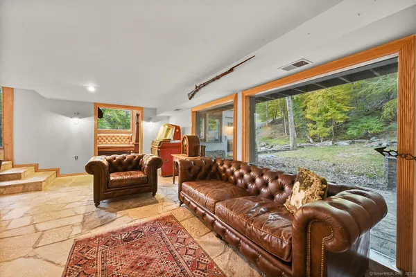 $1,199,000 | 198 Steep Hill Road, Weston, CT 06883
