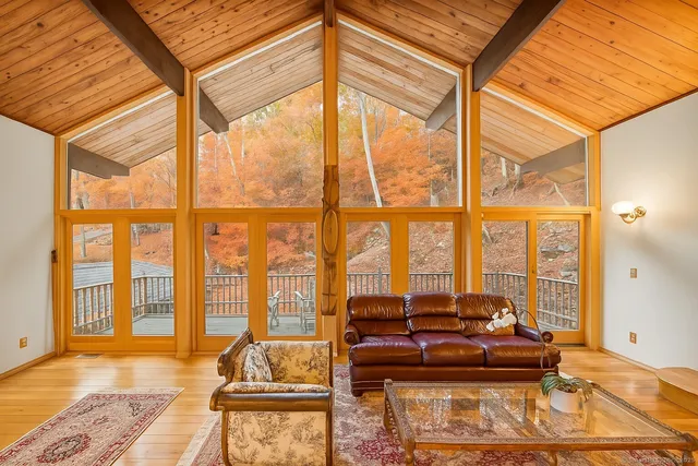 $1,199,000 | 198 Steep Hill Road, Weston, CT 06883