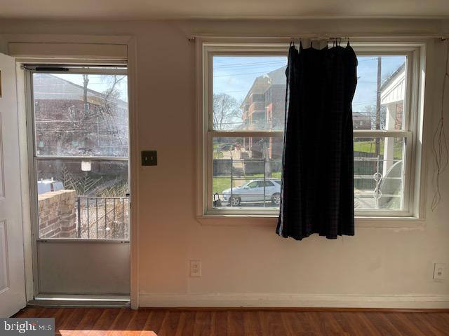 2745 Round Road Baltimore, MD 21225 - Photo 2 of 28 Living Room (1)