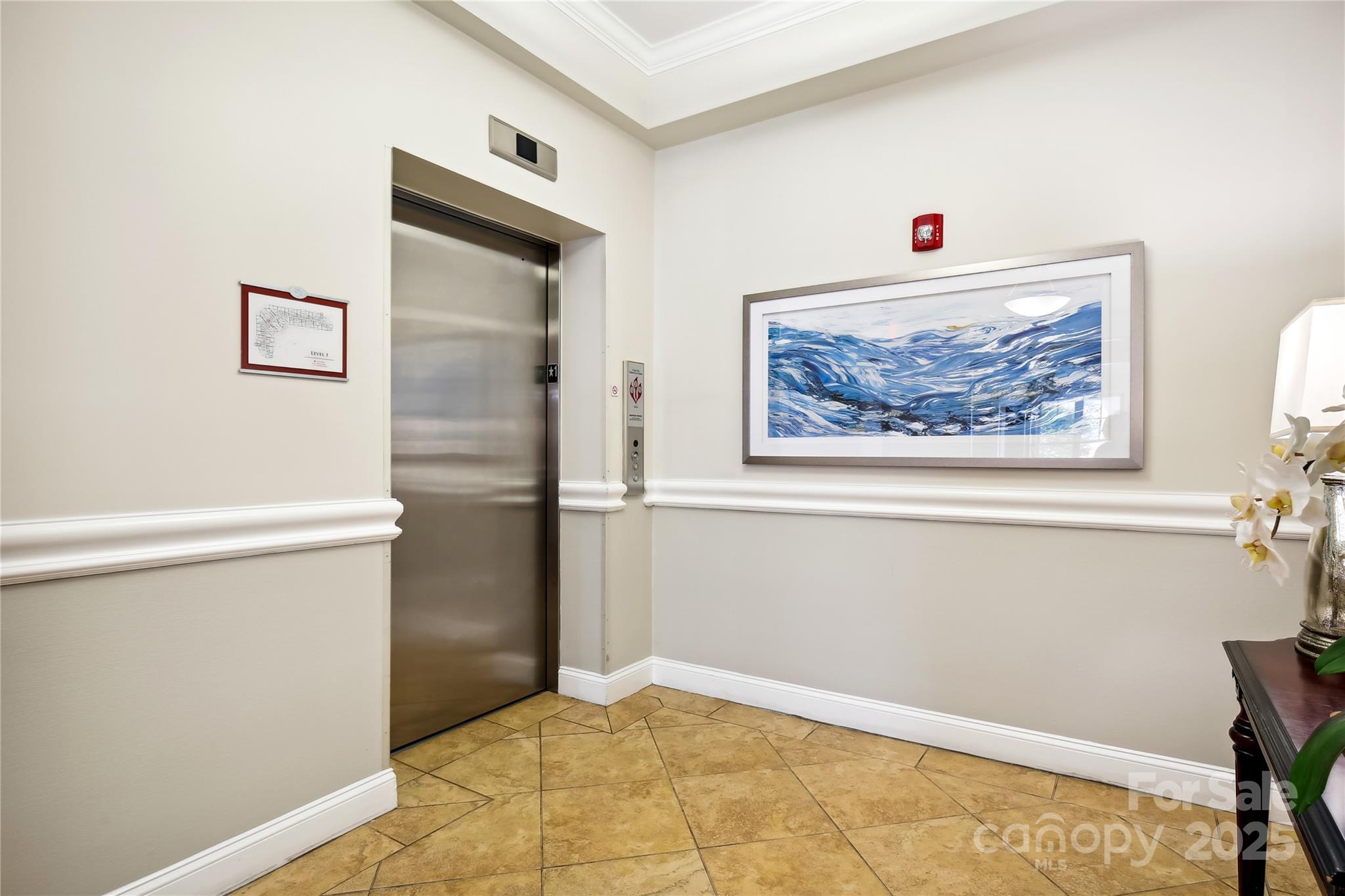 5425 Closeburn Road, Unit 309 Charlotte, NC 28210 - Photo 12 of 14 a view of a hallway with workspace