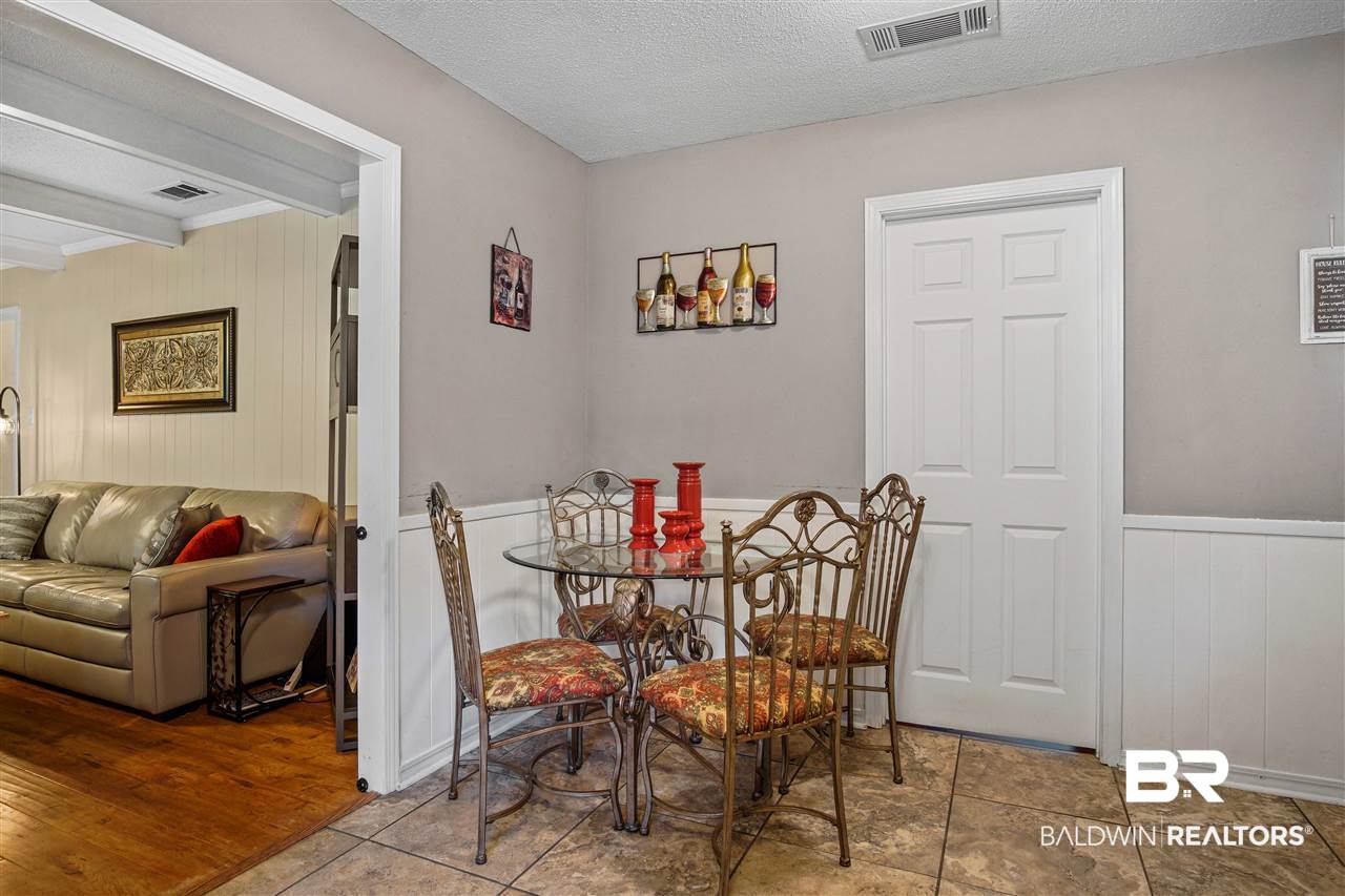 6681 David Drive South Theodore, AL 36582 - Photo 13 of 31 Breakfast Area