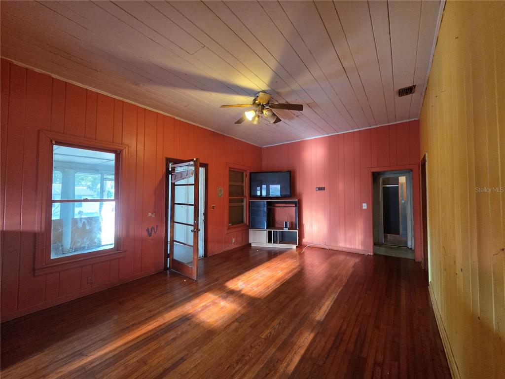 113 West Strickland Street Plant City, FL 33563 - Photo 10 of 29 Gallery Image 10