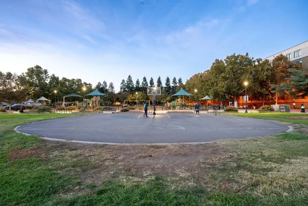 $949,888 | 231 Cahill Park Drive, San Jose, CA 95126