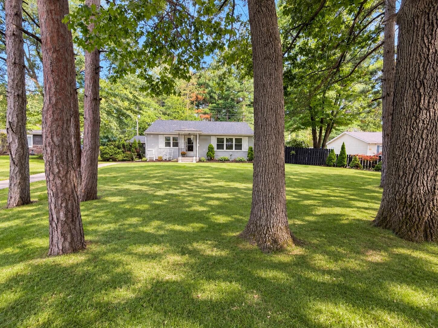 11195 Mcgregor Road Pinckney, MI 48169 - Photo 26 of 27 Front Yard
