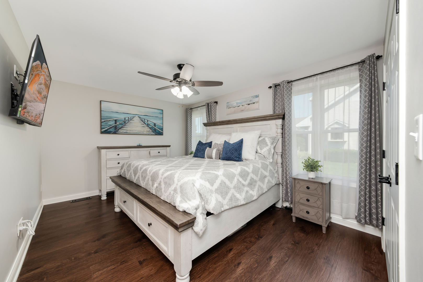 200 Beechwood Drive Minooka, IL 60447 - Photo 9 of 26 a bed sitting in a spacious bedroom next to a window