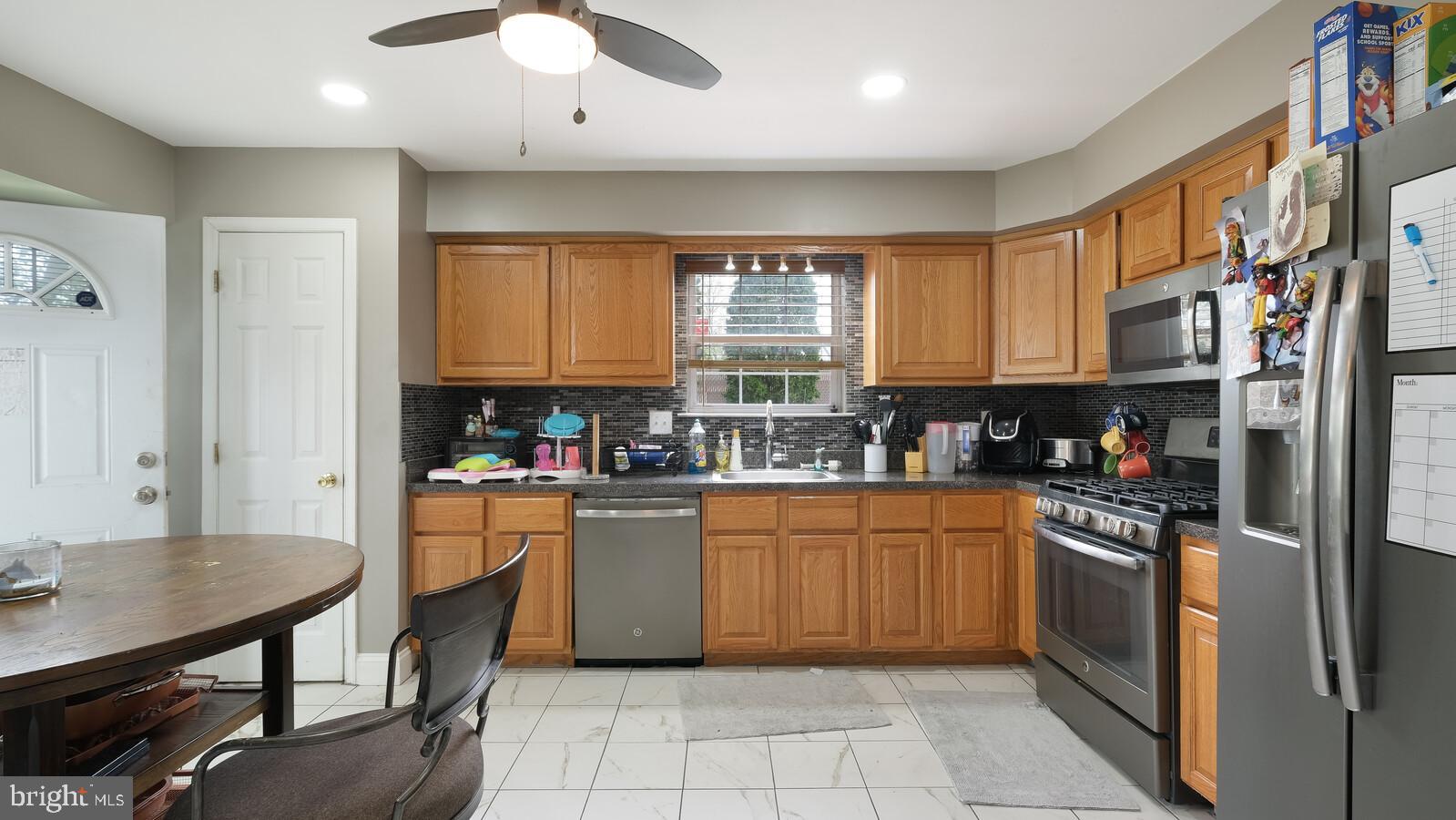 915 Greenhill Road Sharon Hill, PA 19079 - Photo 3 of 18 Gallery Image 3