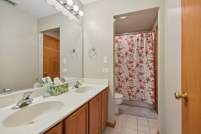 $280,000 | 18627 West Point Drive, Tinley Park, IL 60477