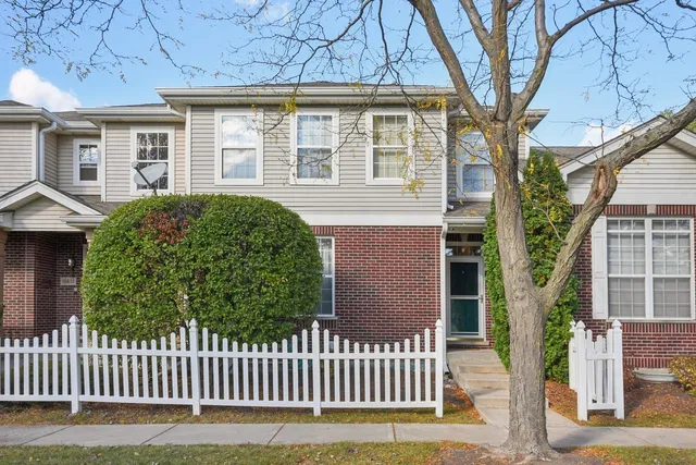 $280,000 | 18627 West Point Drive, Tinley Park, IL 60477