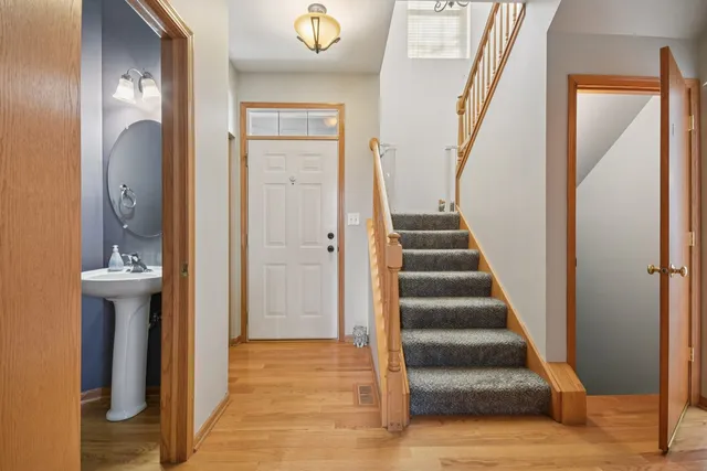 $280,000 | 18627 West Point Drive, Tinley Park, IL 60477