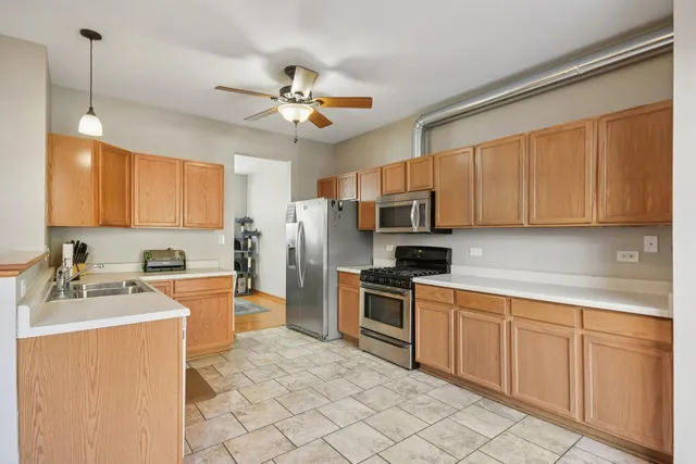 $280,000 | 18627 West Point Drive, Tinley Park, IL 60477