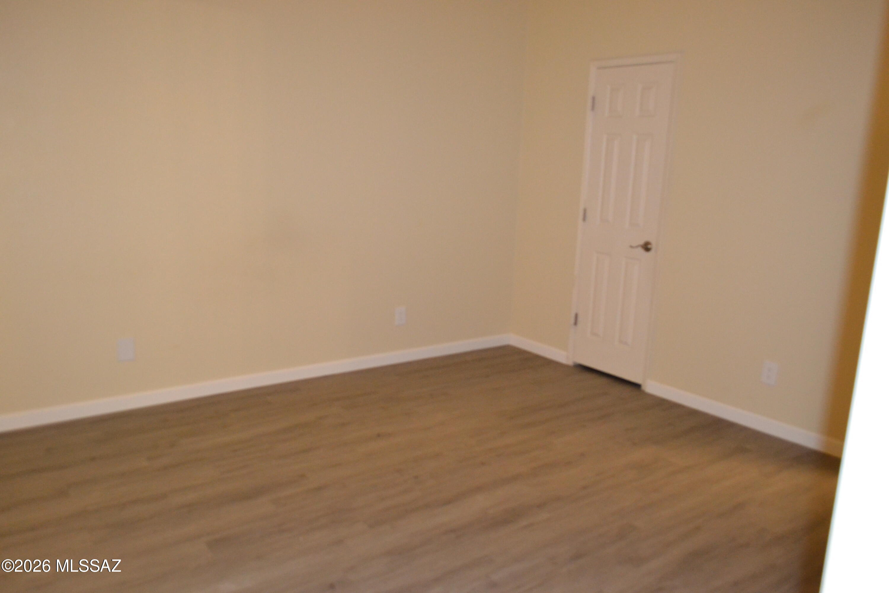 1200 East River Road, Unit D47 Tucson, AZ 85718 - Photo 9 of 13 a view of an empty room